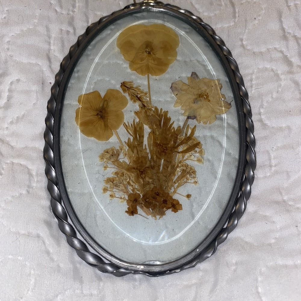 VTG Lasting Impressions Dried Pressed Flowers w/ Pewter Frame Window Suncatcher
